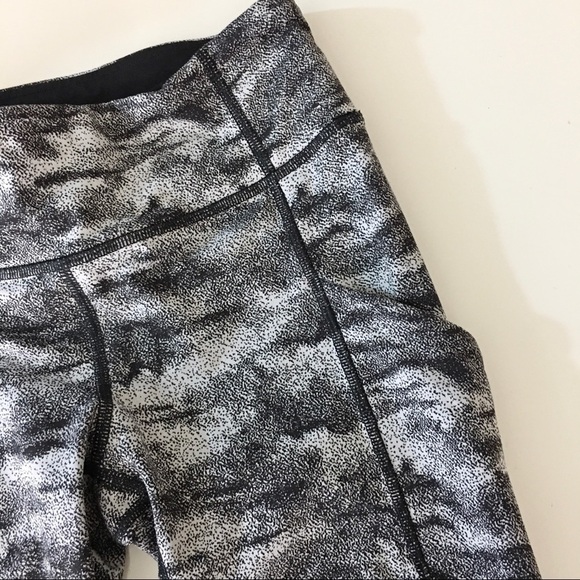 lululemon Speed Tight V Power Luxtreme Hazy Days Legging - Picture 14 of 16